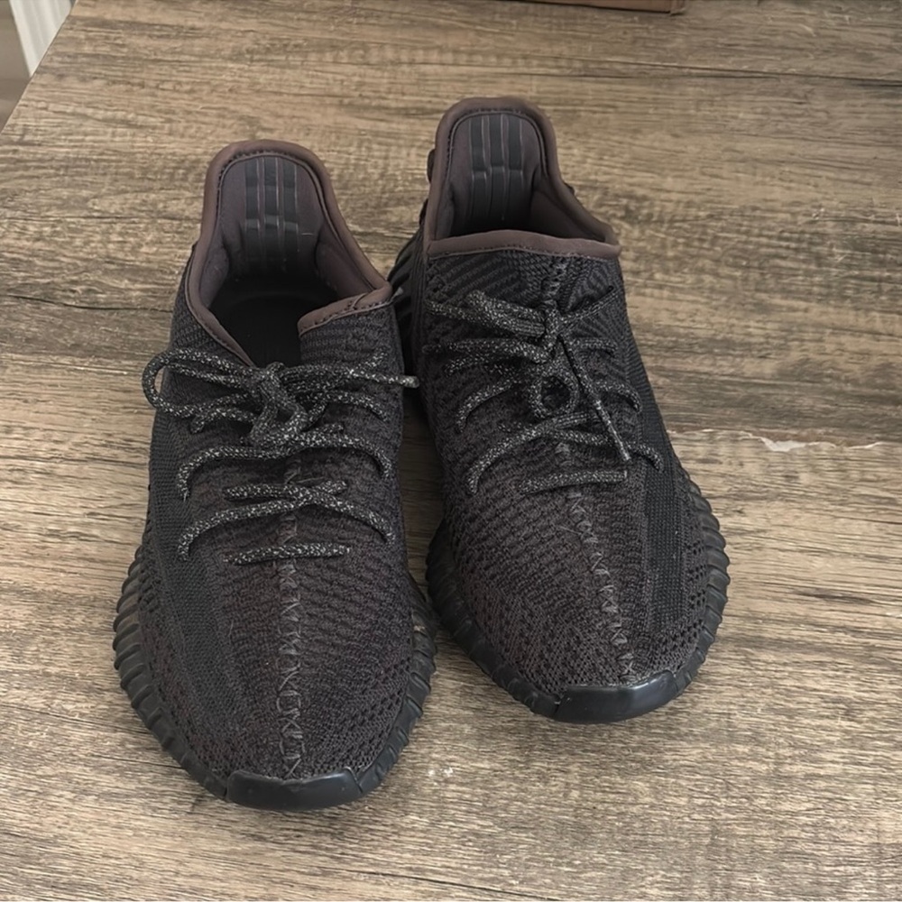 Yeezy Boost 350 Black M7 W8